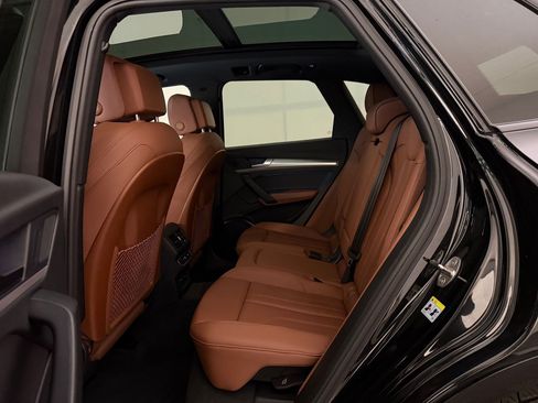 Used 2025 Audi Q5 2.0T Premium w/ Convenience Plus Package image 15