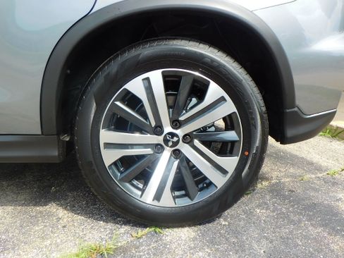 New 2025 Mitsubishi Outlander Sport SE image 4