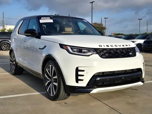 Used 2024 Land Rover Discovery Dynamic SE image 3