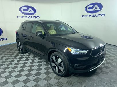 Used 2019 Volvo XC40 T5 Momentum
