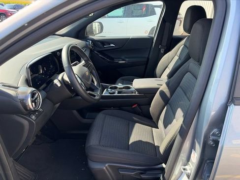 Used 2026 Chevrolet Equinox LT FWD image 5