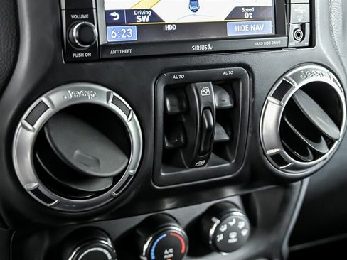 Used 2012 Jeep Wrangler Unlimited Sahara w/ Connectivity Group AWD/4WD image 23