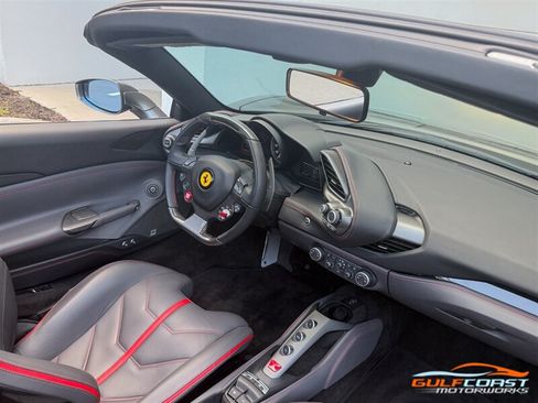Used 2019 Ferrari 488 Spider RWD image 33