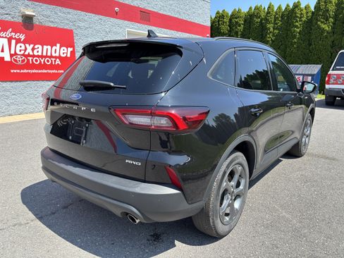 Used 2025 Ford Escape ST-Line AWD/4WD image 3