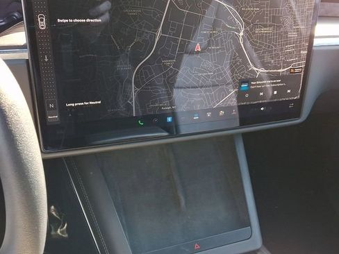 Used 2023 Tesla Model X image 18