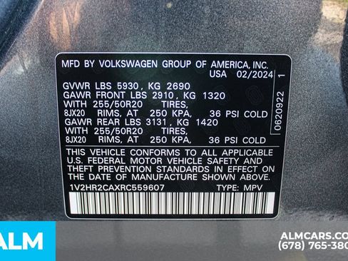 Used 2024 Volkswagen Atlas SE AWD/4WD image 40