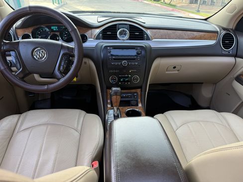 Used 2008 Buick Enclave CXL w/ Entertainment Package #2 FWD image 26