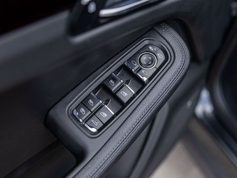 Used 2021 Porsche Macan AWD/4WD image 44