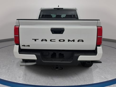 Used 2024 Toyota Tacoma TRD Sport AWD/4WD image 6