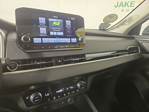 New 2025 Mitsubishi Outlander SE image 23