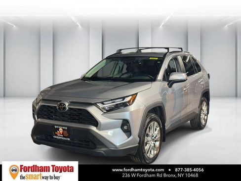 Used 2023 Toyota RAV4 XLE Premium AWD/4WD image 4