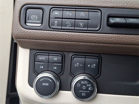 Used 2023 GMC Yukon Denali image 26