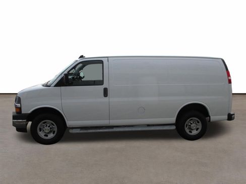 Used 2024 Chevrolet Express 2500 w/ Driver Convenience Package image 6