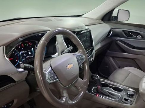 Used 2019 Chevrolet Traverse Premier w/ Driver Confidence II Package FWD image 27