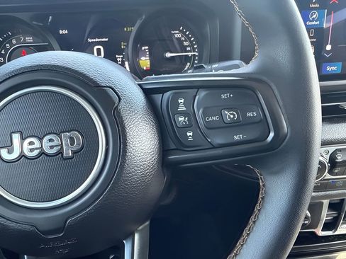 Used 2024 Jeep Wrangler Unlimited w/ Convenience Group AWD/4WD image 14