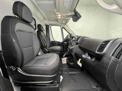 New 2026 RAM ProMaster 2500 w/ Quick Order Package 22G SLT image 9