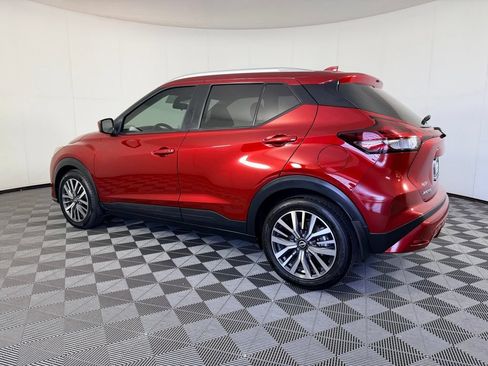 Used 2023 Nissan Kicks SV FWD image 10