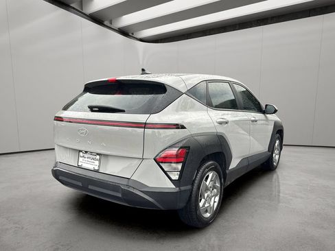 Certified 2024 Hyundai Kona SE FWD image 5
