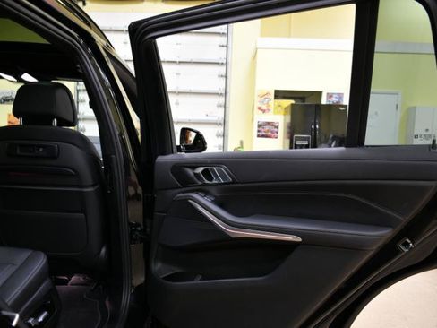 Used 2022 BMW X7 xDrive40i w/ Premium Package AWD/4WD image 54