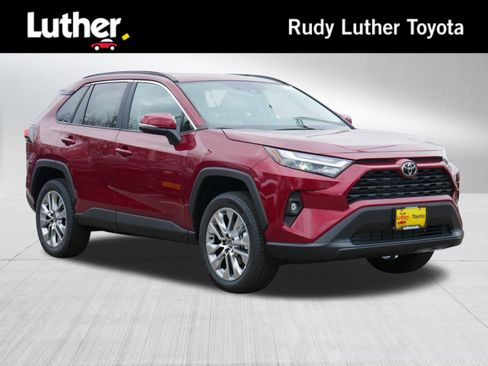 Used 2025 Toyota RAV4 XLE Premium image 1