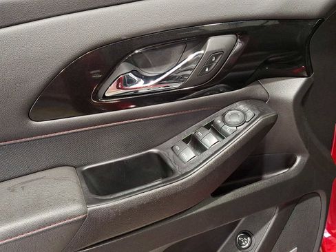 Used 2023 Chevrolet Traverse RS image 17