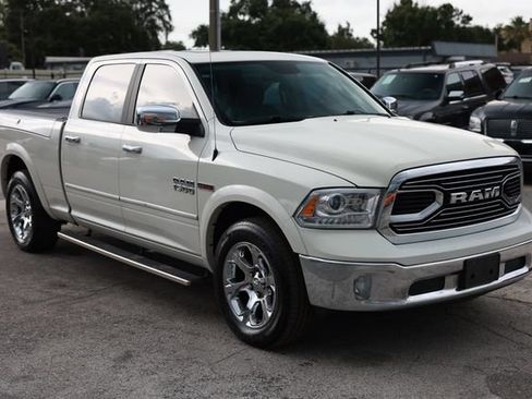 Used 2018 RAM 1500 Laramie AWD/4WD image 18