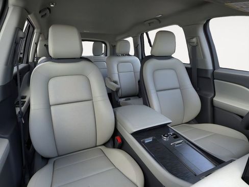 New 2026 Lincoln Aviator 2WD image 10