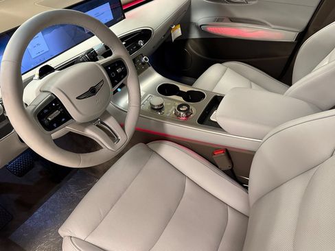 New 2026 Genesis GV70 2.5T Advanced AWD/4WD image 10