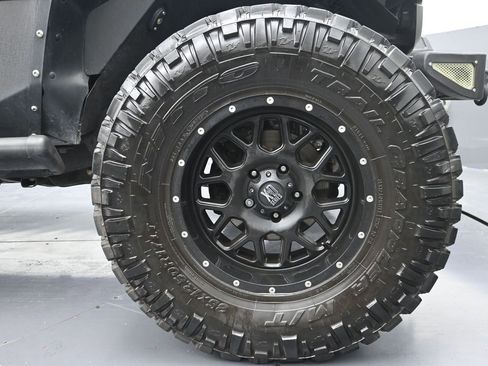 Used 2015 Jeep Wrangler Unlimited Sahara w/ Max Tow Package image 9