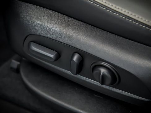 Used 2022 GMC Terrain SLT image 15