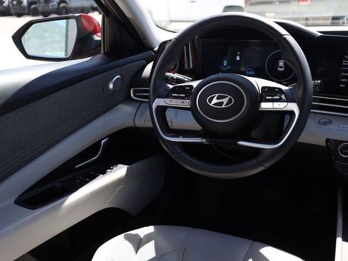 Used 2025 Hyundai Elantra Limited w/ Cargo Package FWD image 20