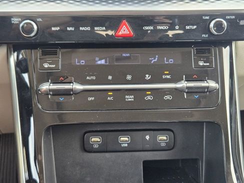 Used 2023 Kia Carnival SX Prestige FWD image 17