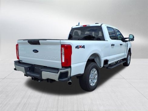 Used 2024 Ford F250 XLT image 4