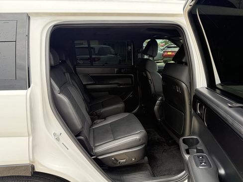 Used 2025 Hyundai Santa Fe Calligraphy image 12