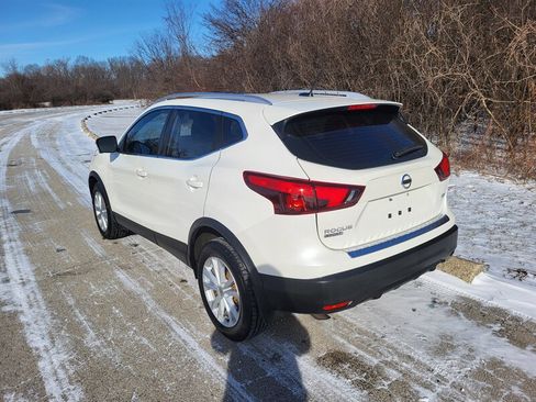 Used 2017 Nissan Rogue Sport SV w/ SV Premium Package FWD image 9