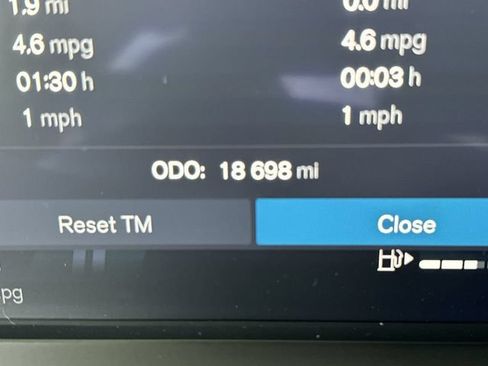 Used 2025 Volvo XC60 B5 Plus AWD/4WD image 12
