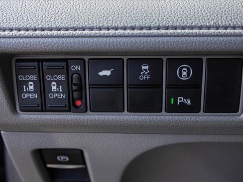 Used 2023 Honda Odyssey Elite image 13