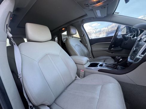 Used 2012 Cadillac SRX Luxury image 27