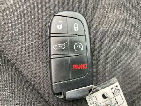 Used 2020 Dodge Durango SXT image 30