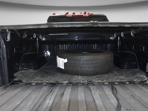 Used 2022 Chevrolet Silverado 1500 LT image 32