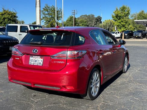 Used 2013 Lexus CT 200h w/ Premium Pkg w/Navigation FWD image 3