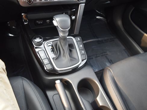 Used 2024 Kia Seltos EX image 16