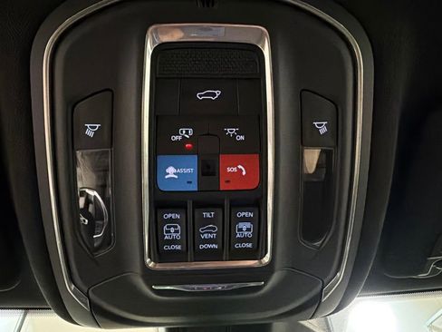 Used 2025 Jeep Grand Cherokee L Limited w/ Luxury Tech Group II AWD/4WD image 27