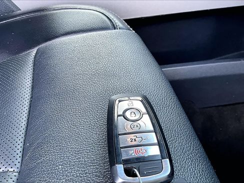 Certified 2022 Ford F350 Lariat w/ Lariat Ultimate Package AWD/4WD image 15