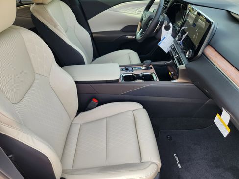 New 2026 Lexus RX 450h AWD image 12