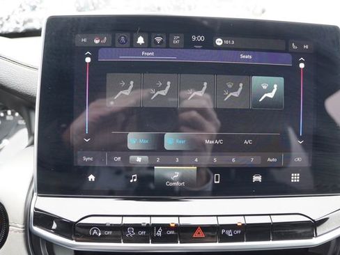 Certified 2024 Jeep Compass Limited image 24