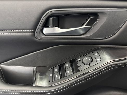 Used 2026 Nissan Rogue Dark Armor FWD image 10