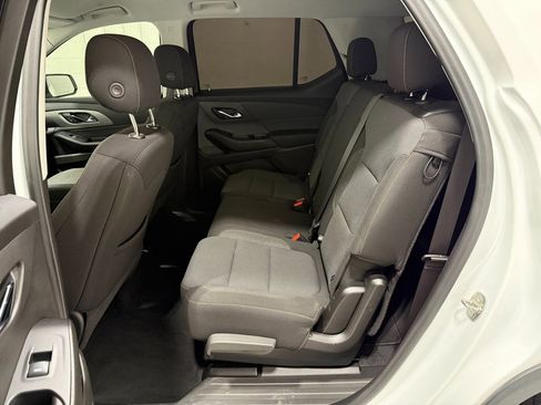 Used 2021 Chevrolet Traverse LS image 42