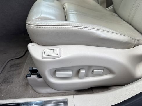 Used 2016 Cadillac SRX Luxury w/ Driver Awareness Package image 37