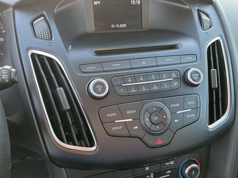 Used 2015 Ford Focus SE w/ Equipment Group 201A image 23